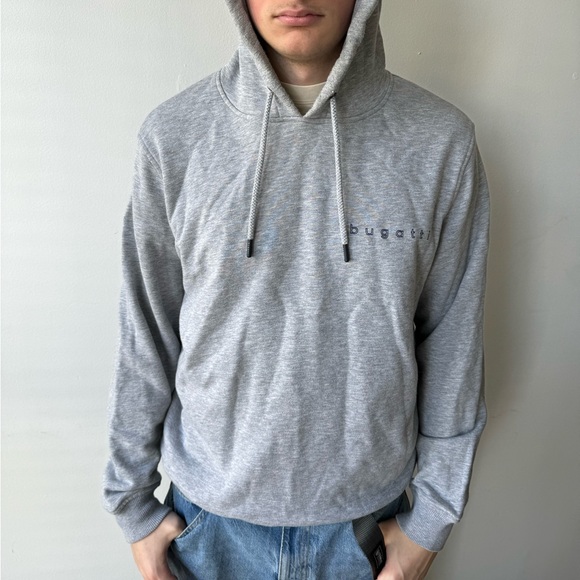 Bugatti brand hoodie. Size XL (fits smaller - model normally wears Medium) - Picture 2 of 14